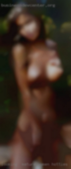 Looking  for fit attractive hung mature women hotties male.
